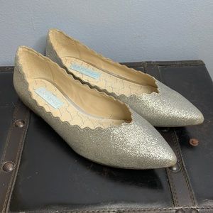 Betsey Johnson Silver Glitter Flats with Scalloped Details Size 8
